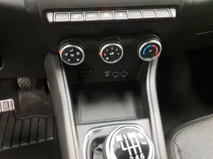 Photo 35 Renault Captur  TCe 90 - 21