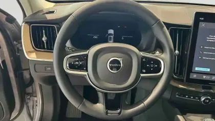 Photo 12 Volvo Xc60  T6 AWD Hybride rechargeable 253 ch+145 ch Geartronic 8