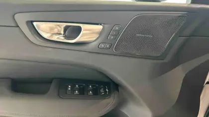 Photo 16 Volvo Xc60  T6 AWD Hybride rechargeable 253 ch+145 ch Geartronic 8