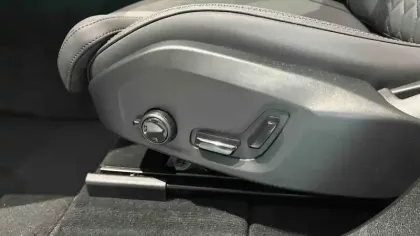 Photo 15 Volvo Xc60  T6 AWD Hybride rechargeable 253 ch+145 ch Geartronic 8