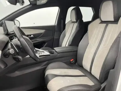 Photo 13 Peugeot 3008  Hybrid 225 e-EAT8