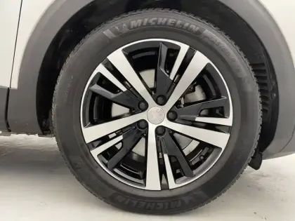 Photo 17 Peugeot 3008  Hybrid 225 e-EAT8