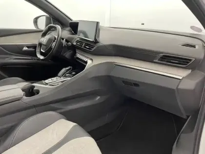 Photo 32 Peugeot 3008  Hybrid 225 e-EAT8