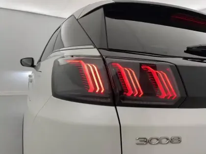 Photo 27 Peugeot 3008  Hybrid 225 e-EAT8