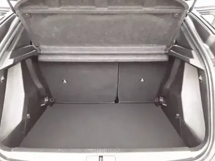 Photo 61 Peugeot 2008  PureTech 100 S&S BVM6