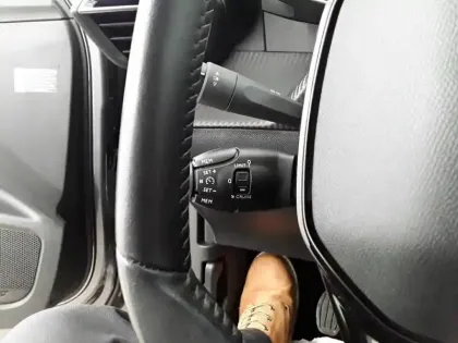 Photo 50 Peugeot 2008  PureTech 100 S&S BVM6