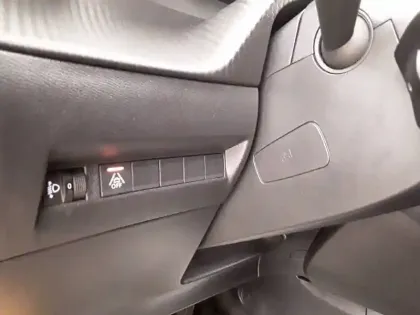 Photo 79 Peugeot 2008  PureTech 100 S&S BVM6