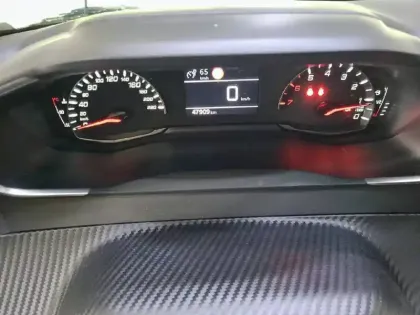 Photo 29 Peugeot 2008  PureTech 100 S&S BVM6