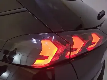 Photo 36 Peugeot 2008  PureTech 100 S&S BVM6