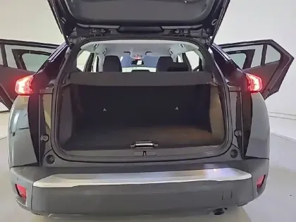 Photo 25 Peugeot 2008  PureTech 100 S&S BVM6