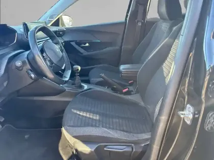 Photo 10 Peugeot 2008  PureTech 100 S&S BVM6