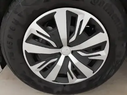 Photo 12 Peugeot 2008  PureTech 100 S&S BVM6