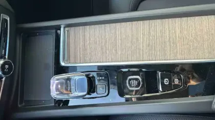 Photo 21 Volvo Xc60  T6 AWD Hybride rechargeable 253 ch+145 ch Geartronic 8