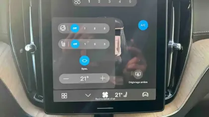 Photo 22 Volvo Xc60  T6 AWD Hybride rechargeable 253 ch+145 ch Geartronic 8