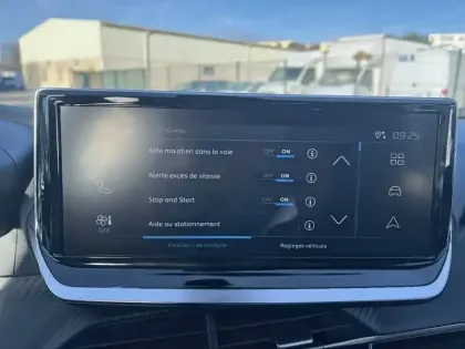 Photo 35 Peugeot 2008  PureTech 100 S&S BVM6