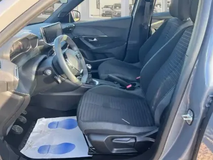 Photo 30 Peugeot 2008  PureTech 100 S&S BVM6