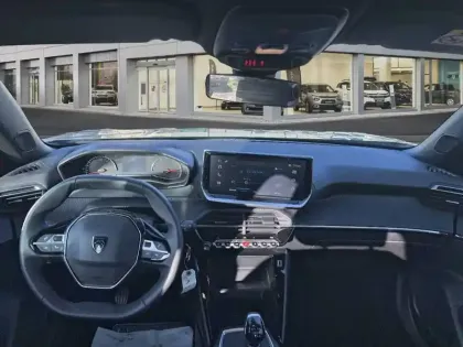 Photo 50 Peugeot 2008  PureTech 100 S&S BVM6