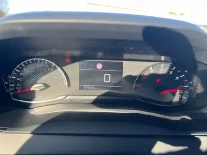 Photo 54 Peugeot 2008  PureTech 100 S&S BVM6