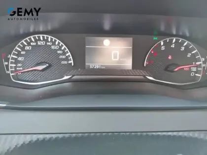 Photo 14 Peugeot 2008  PureTech 100 S&S BVM6