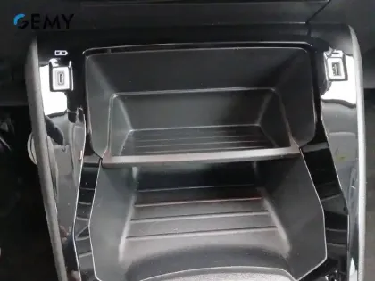 Photo 79 Peugeot 2008  PureTech 100 S&S BVM6