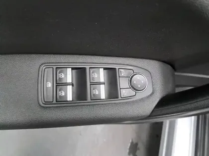 Photo 27 Renault Captur  TCe 90 - 21