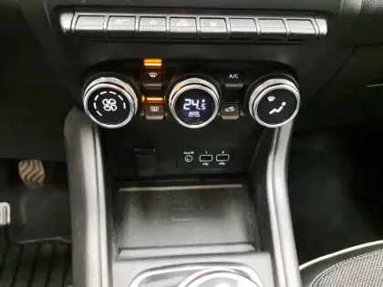 Photo 35 Renault Captur  TCe 90 - 21