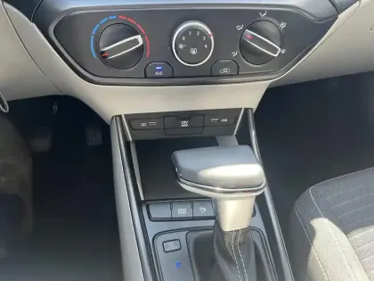 Photo 6 Hyundai I20  1.0 T-GDi 100 DCT-7 Hybrid 48V