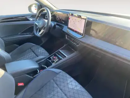 Photo 10 Volkswagen Tiguan  1.5 eTSI 150ch DSG7