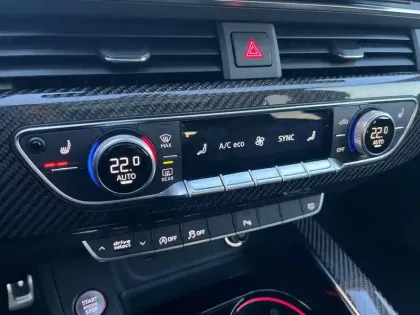 Photo 36 Audi A4 RS4 Avant V6 2.9 TFSI 450 ch Tiptronic 8 Quattro