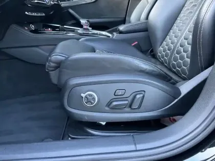 Photo 25 Audi A4 RS4 Avant V6 2.9 TFSI 450 ch Tiptronic 8 Quattro