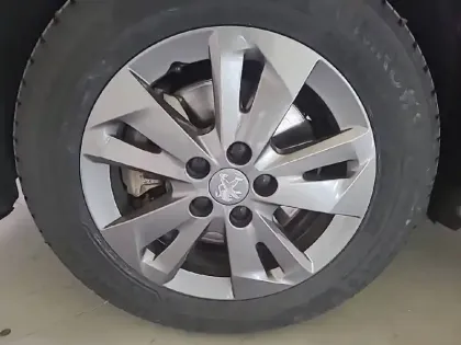 Photo 12 Peugeot Partner  FOURGON STANDARD 650 KG BLUEHDI 130 S&S EAT8