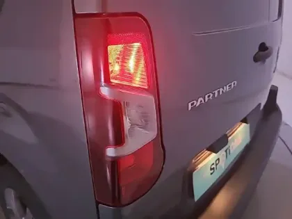 Photo 16 Peugeot Partner  FOURGON STANDARD 650 KG BLUEHDI 130 S&S EAT8