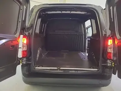 Photo 5 Peugeot Partner  FOURGON STANDARD 650 KG BLUEHDI 130 S&S EAT8