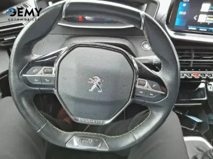 Photo 11 Peugeot 2008  PureTech 130 S&S BVM6