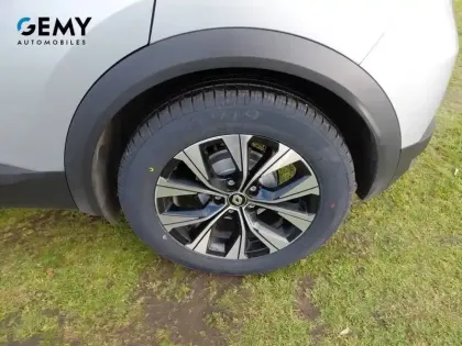 Photo 10 Renault Captur  E-Tech full hybrid 145