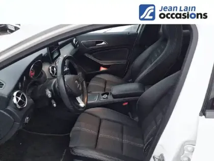 Photo 10 Mercedes GLA  180 7-G DCT