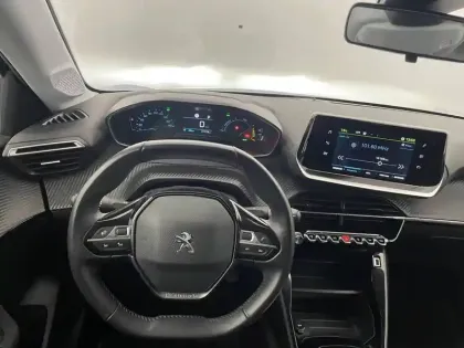 Photo 43 Peugeot 208  Electrique 50 kWh 136ch