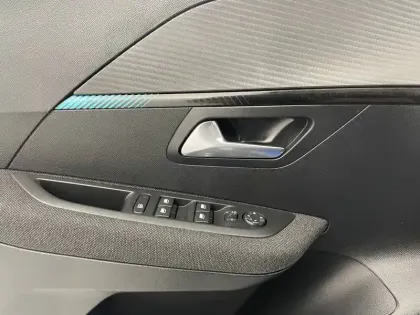 Photo 49 Peugeot 208  Electrique 50 kWh 136ch