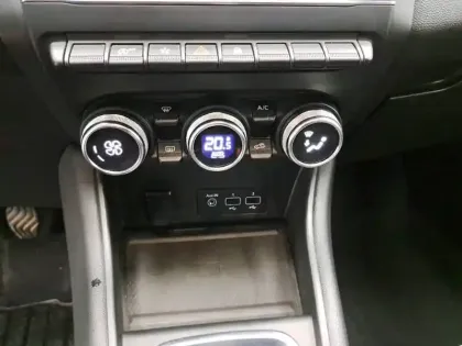 Photo 36 Renault Captur  Blue dCi 115