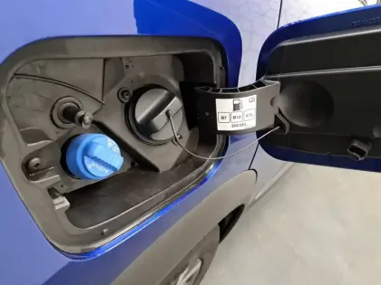 Photo 21 Renault Captur  Blue dCi 115