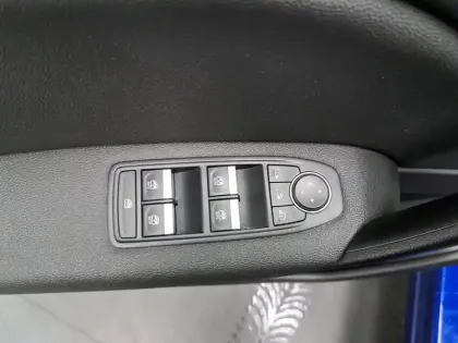 Photo 28 Renault Captur  Blue dCi 115