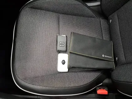 Photo 40 Renault Captur  Blue dCi 115