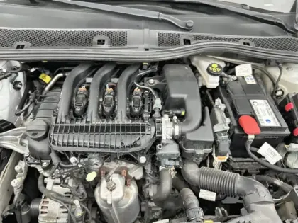 Photo 55 Peugeot 208  PureTech 75 S&S BVM5