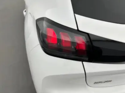 Photo 44 Peugeot 208  PureTech 75 S&S BVM5