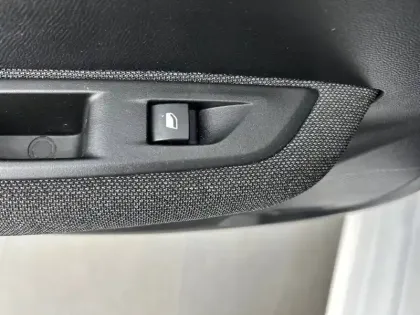 Photo 42 Peugeot 208  PureTech 75 S&S BVM5