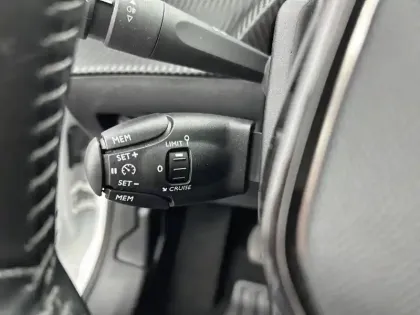 Photo 80 Peugeot 208  PureTech 75 S&S BVM5