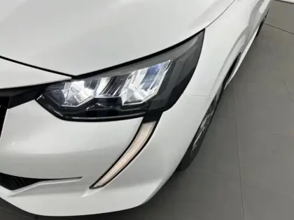 Photo 43 Peugeot 208  PureTech 75 S&S BVM5