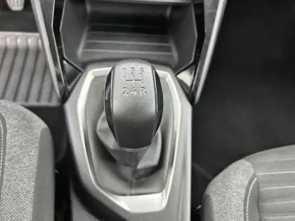 Photo 41 Peugeot 208  PureTech 75 S&S BVM5