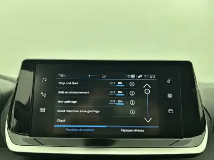 Photo 76 Peugeot 208  PureTech 75 S&S BVM5