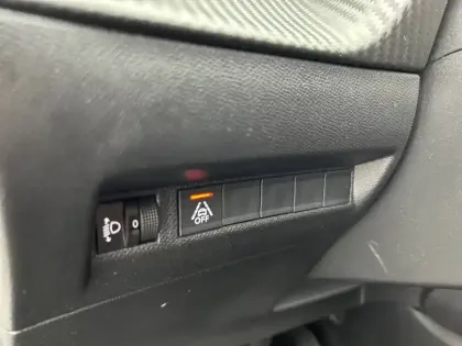 Photo 82 Peugeot 208  PureTech 75 S&S BVM5